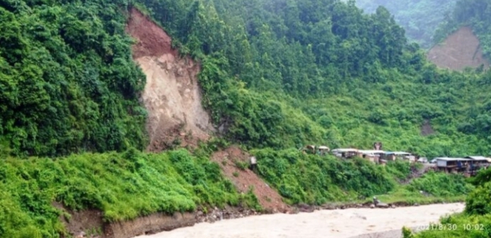 तीन दिन देखि अबरुद्ध सिद्धार्थ राजमार्ग एकतर्फी सुचारु 