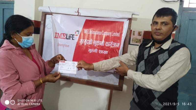 आईएमई लाईफ गुल्मी शाखाद्वारा मृत्युु दावी रकम भुक्तानी