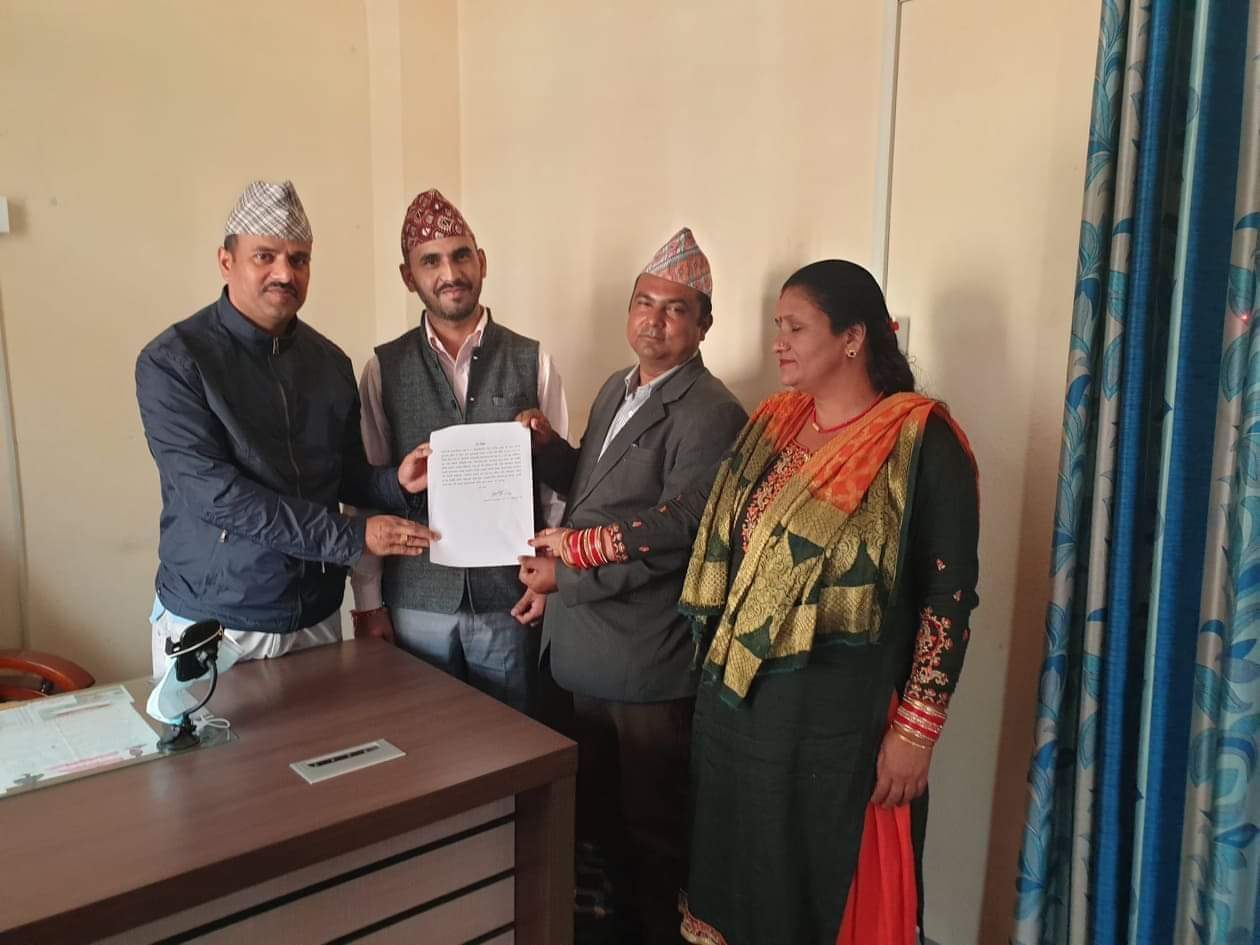 दार्चुलामा एमाले कमिटीमा गठन भएका ब्यक्ती पार्टी प्रवेश गरेर काङ्ग्रेसमा आउनेको घुइँचो