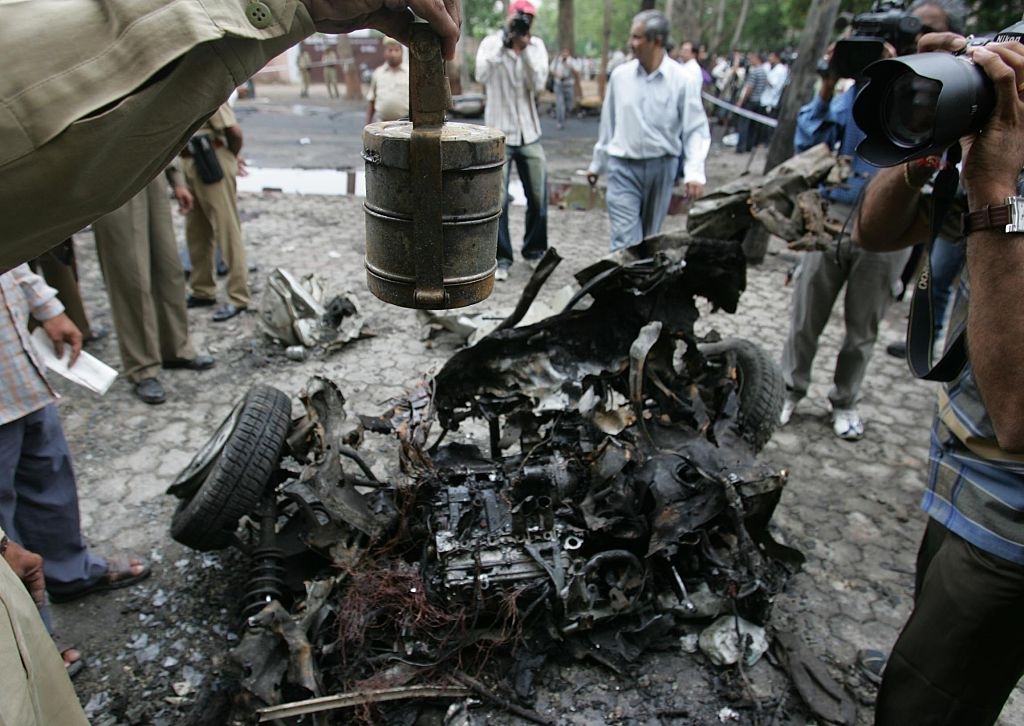 अहमदाबाद बम विस्फोट स् ३८ जनालाई फाँसीको सजाय, ११ जनालाई आजीवन कैद