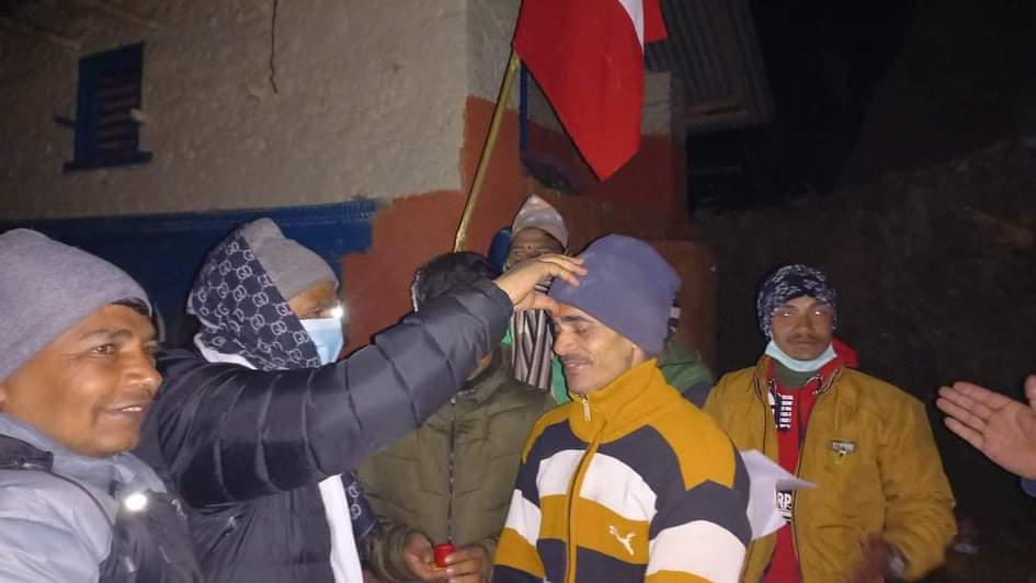 अर्घाखाँचीको मालारानी विभिन्न पार्टी परित्याग गरि १५ घरपरिवार नेपाली कांग्रेसमा प्रवेश