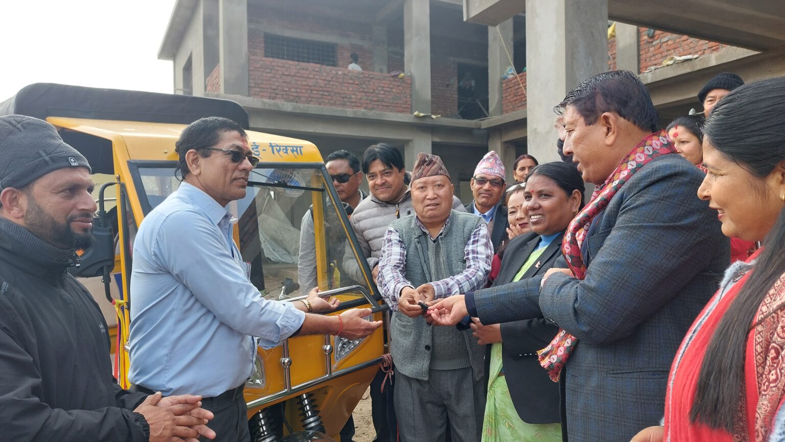 सरस्वती पुजामा तिलोत्तमा–६ द्वारा विद्यालयलाई इरिक्सा
