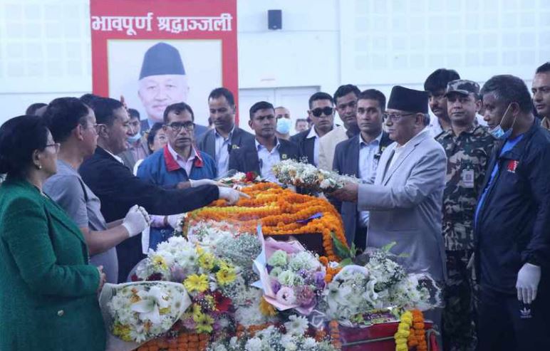 प्रधानमन्त्री प्रचण्डले दिए सुुवास नेम्वाङलाई श्रद्धाञ्जली