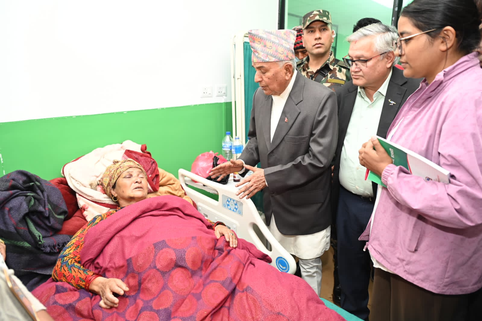 राष्ट्रपति पौडेल भूकम्प प्रभावित क्षेत्रमा