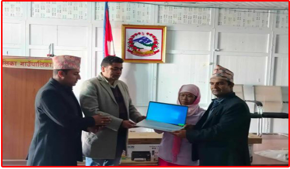 प्रावि तहका विद्यालयलाई ल्यापटप र प्रिन्टर वितरण