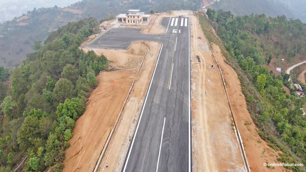 रेसुङ्गा विमानस्थलमा यात्रुको संख्या बढेपछि उडान थप्न माग