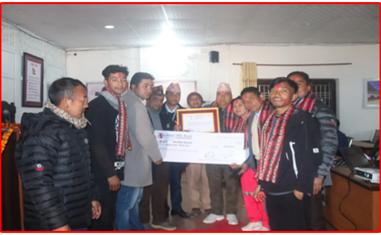 गाउँपालिका द्वारा खेलाडीलाई ५० हजार नगद सहित सम्मान