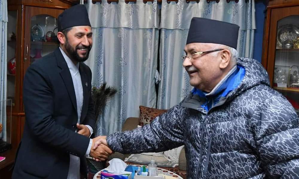 केपी ओलीलाई भेट्न रवि लामिछाने बालकोटमा