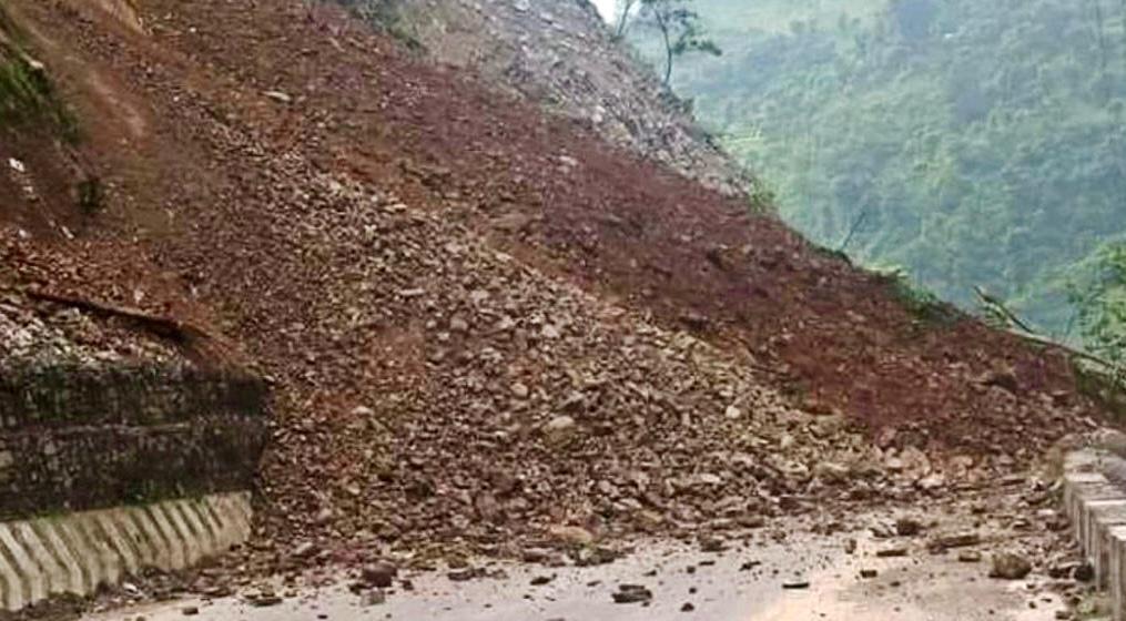 गोरुसिङ्गे – सन्धिखर्क मुख्य सडक अवरुद्ध