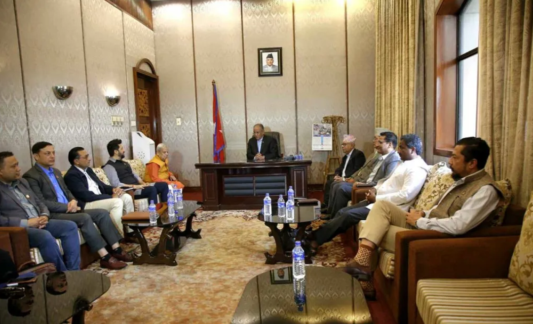 रवि लामिछानेलाई पक्राउ गर्ने तयारीमा सरकार, पूर्वाग्रह नराख्न ओलीलाई प्रचण्डको आग्रह