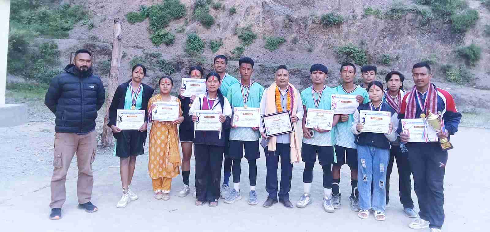 जनपरिवर्तनशिल उपहार युवा क्लबको आयोजनामा पुरूष तथा महिला भलिबल प्रतियोगिता सम्पन्न