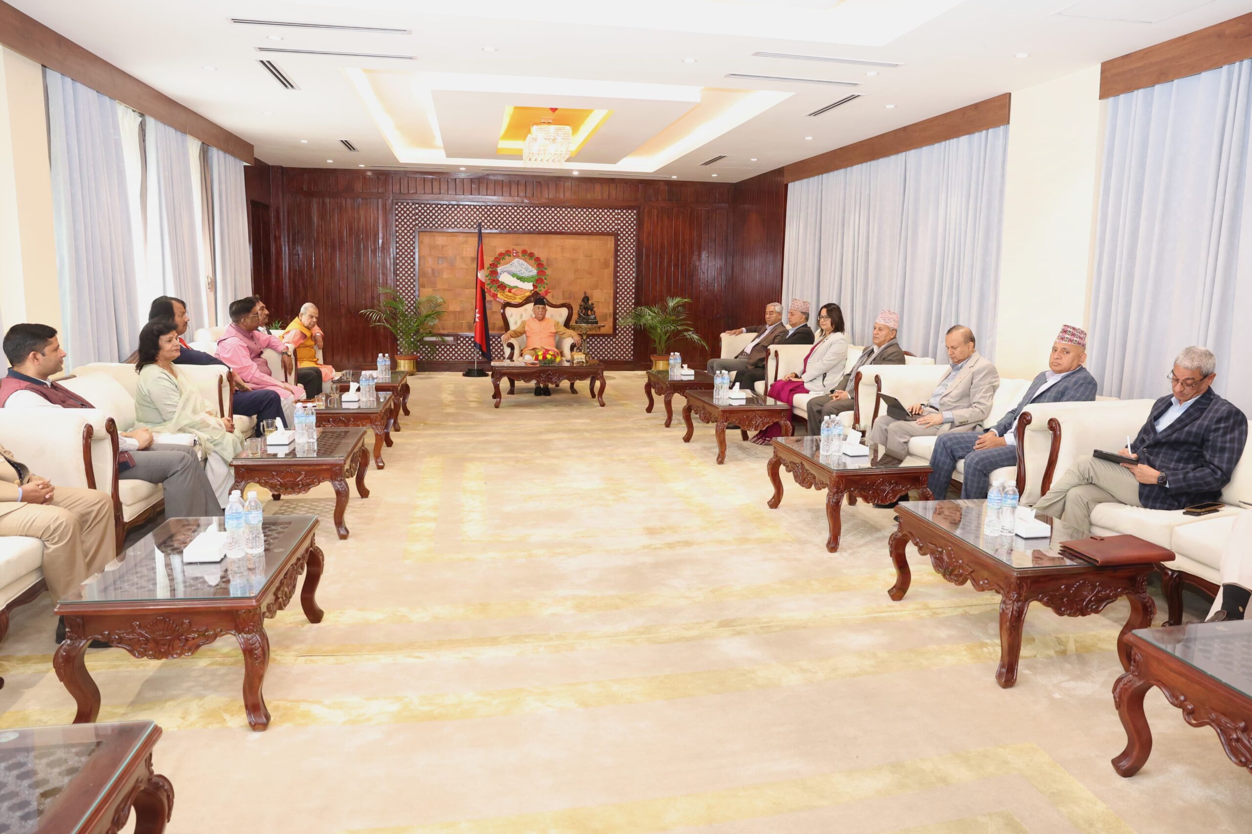 सत्ता पक्षका दलहरुको बैठक बालुवाटारमा शुरु