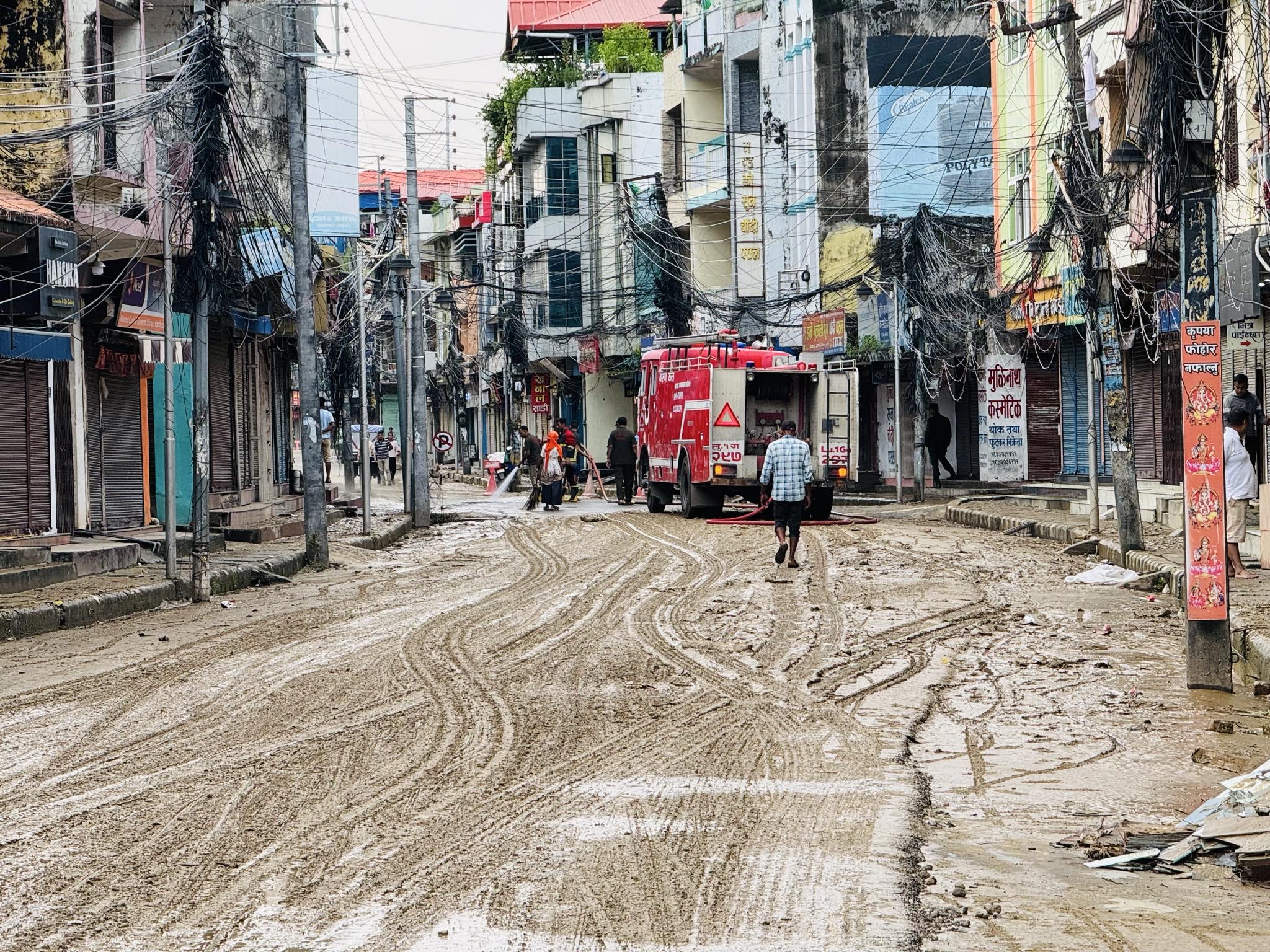 समाचार : अमरपथमा फेरी पस्यो लेदो सहितको भल