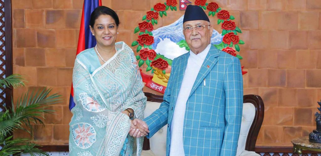 प्रधानमन्त्री र बंगलादेशका मन्त्रीबीच ऊर्जा सहकार्यको बारेमा छलफल